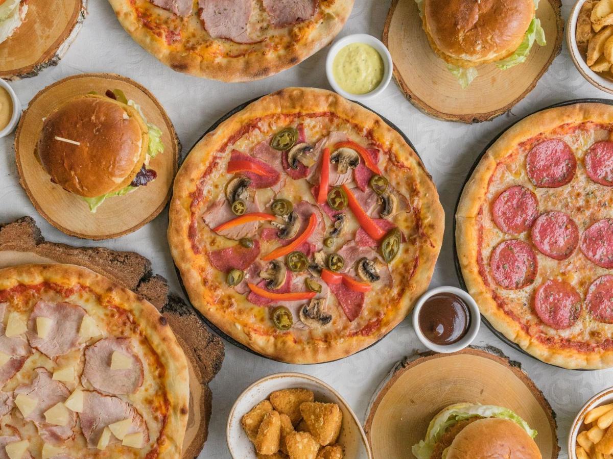 Bialy Dom Henlex Hotel Restauracja ポズナン エクステリア 写真