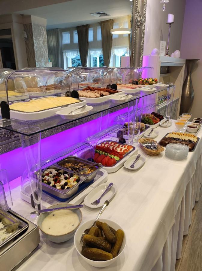 Bialy Dom Henlex Hotel Restauracja ポズナン エクステリア 写真