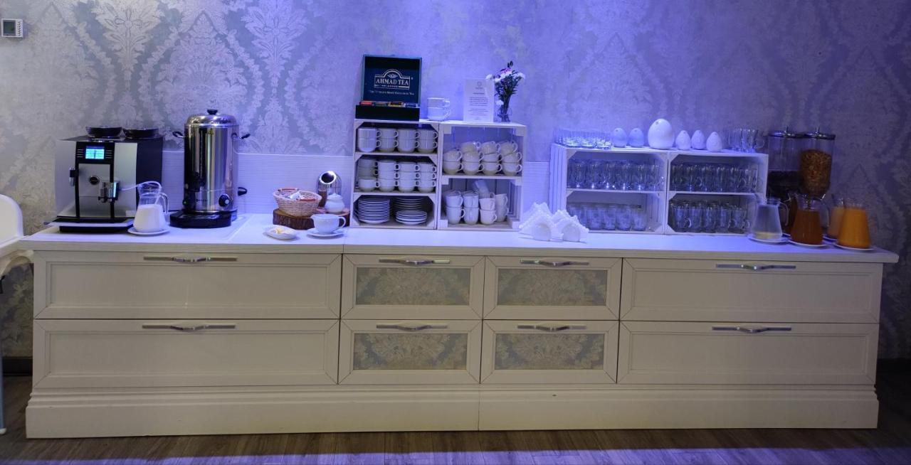 Bialy Dom Henlex Hotel Restauracja ポズナン エクステリア 写真