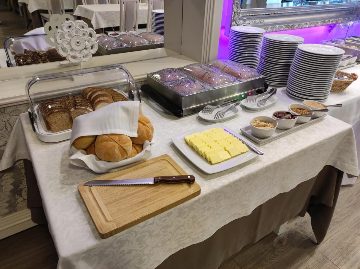Bialy Dom Henlex Hotel Restauracja ポズナン エクステリア 写真