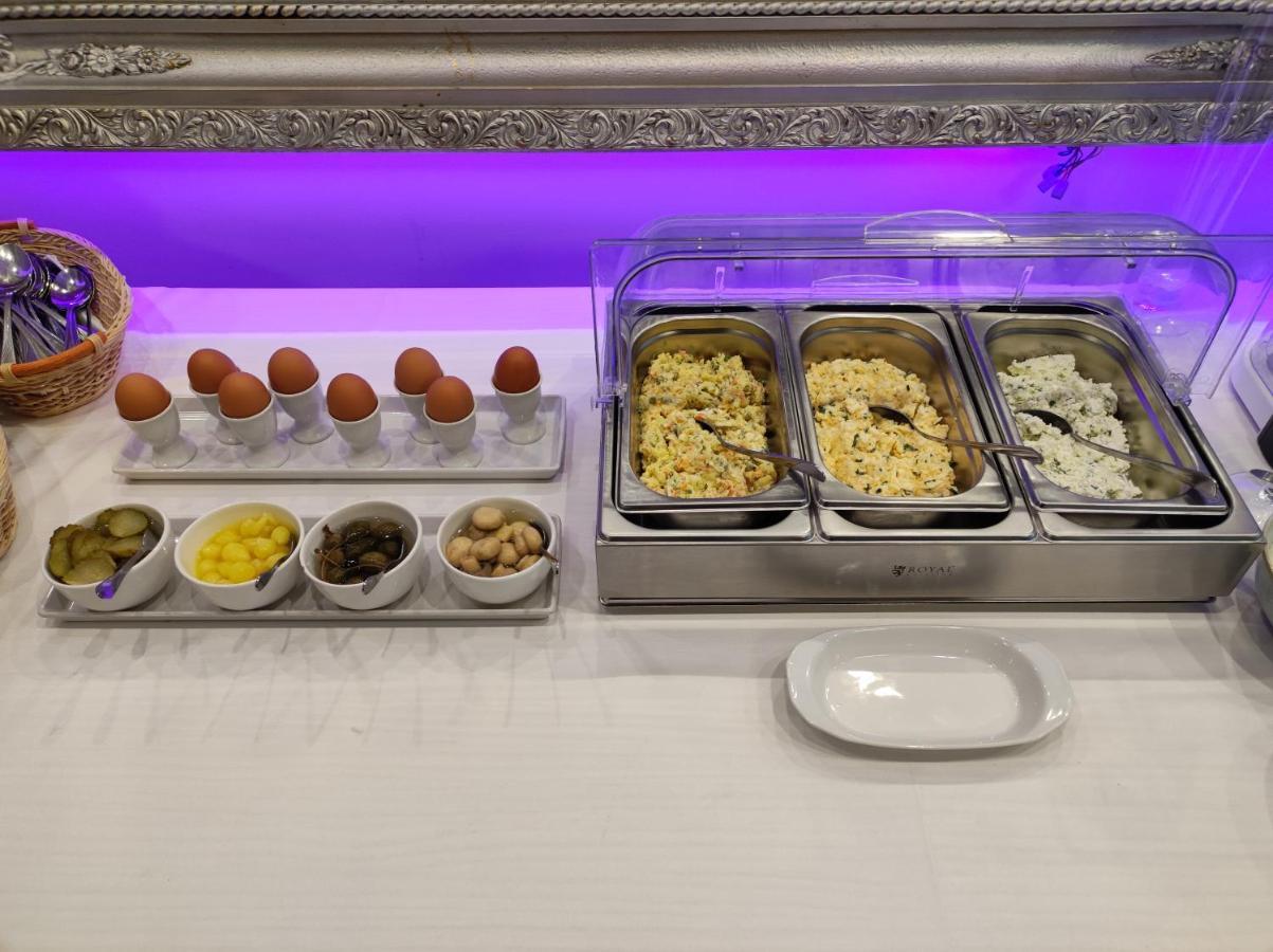Bialy Dom Henlex Hotel Restauracja ポズナン エクステリア 写真