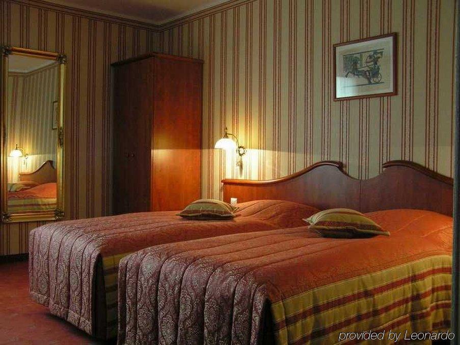 Bialy Dom Henlex Hotel Restauracja ポズナン 部屋 写真